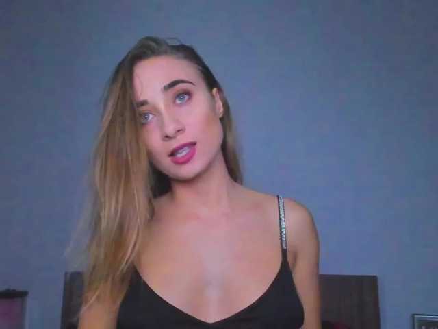 Fotos abbelacasy Welcome to my hot room! I can t wait to have fu n with you guys!#lovense#cum#anal#teen#beautifuleyes
