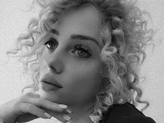 Erotischer Video -Chat AdeleKya