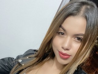 Erotischer Video-Chat Alana-Foxx