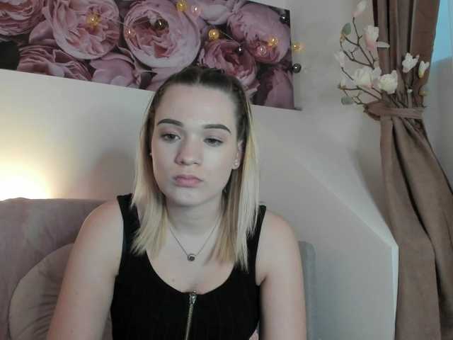 Fotos AlexisTexas18 Another rainy day here, i am here for fun and chat-- naked and cum in pvt xx #18 #blonde #cute #teen #mistress