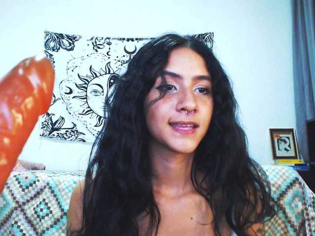 Fotos AlinaWoolf Heyy welcome to my room, im new model, dont forget follow me and tip if u like the show, hot private open! GOAL BOOTY TEASE + SPANKS DOGGY ❤