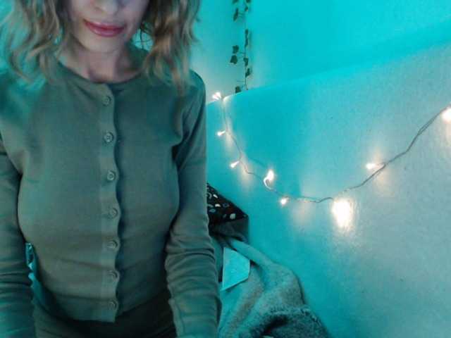 Fotos Alisa-Nora hi im Alisa * favorite vib 25 50 88 181* when i feeel good -you will see me naked and squirt* want me 69*show face 77* snap 888*