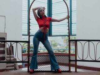 Erotischer Video -Chat Amira-Taylor