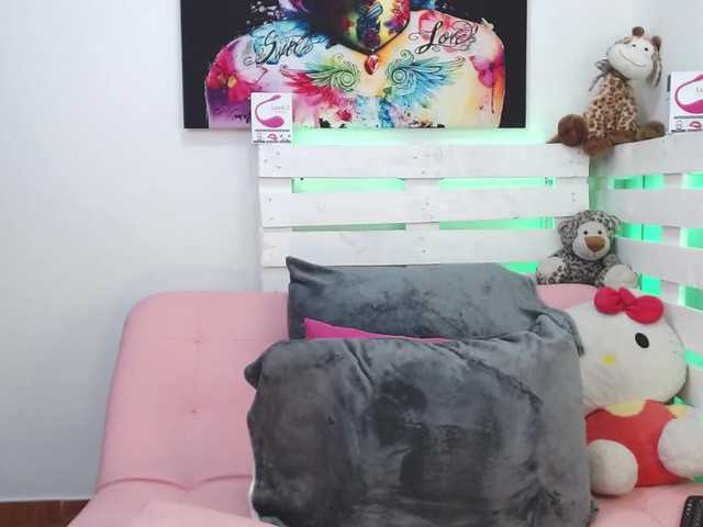 Fotos Angel-X Welcome to my room, enjoy it with me: menu tips "show pussy 100token, Remove pantis 90token, show boobs 95token, pussy fingers 200tips, dildo pussy 300token, ass 80token, doggy 85token, c2c 50token. squirt 380token