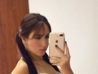 Erotischer Video -Chat angelina-loughty