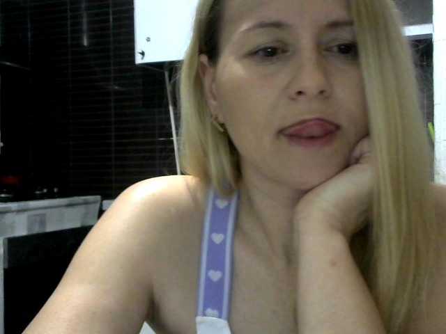 Fotos arianna_92 Hello guys...Welcome to my room!!!​​ lovense is on! @remain naked rub pussy !!!