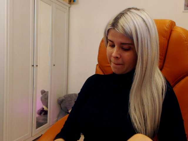 Fotos AryaJolie TOPIC: Hey there guys!! Let's have some fun~ naked strip 444tks, more fun pvt is on, or spin the wheell 199 or 599tks,kisses:*:*~