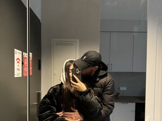 Erotischer Video -Chat babyymommyanddadyy
