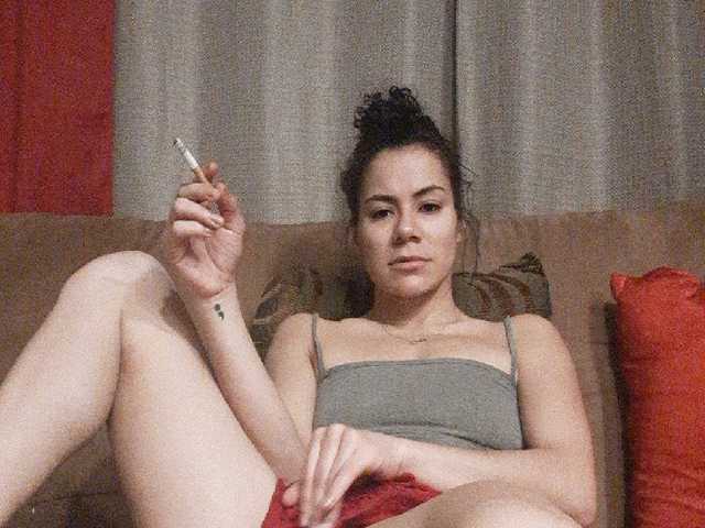 Fotos Bellasunmy smoking and talking with your Latina sis