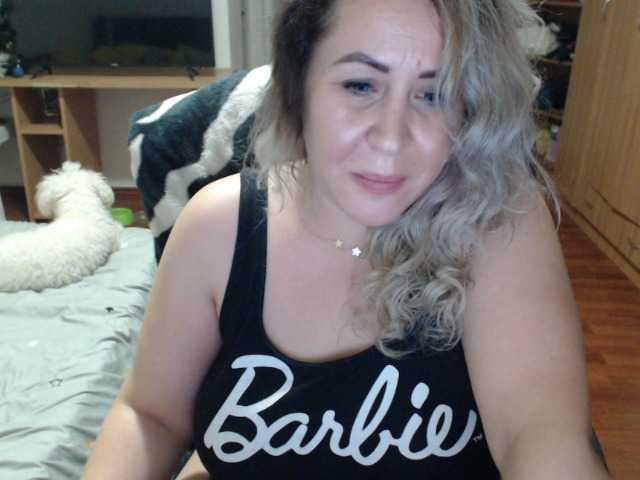 Fotos BlondeElla 1000 tokens who want me and love me