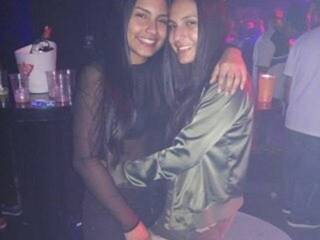 Erotischer Video -Chat CloverTwin