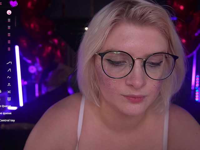 ​Curvy ​purple-​haired ​girl ​ready ​to ​tease ​and ​please. ​Join ​now ​for ​fun!
0 0 0 tokens for fuck tits.  Favorite vibrations 11, 51, 111, 333, 1111. Random level 50