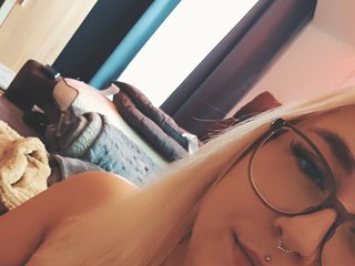 Erotischer Video -Chat Curvymelli97