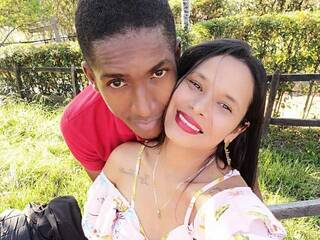 Erotischer Video -Chat Dark-haired