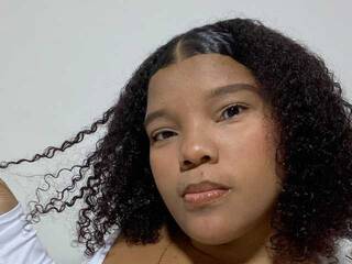 Erotischer Video -Chat DayanRoux