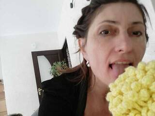 Erotischer Video -Chat Eleanesa