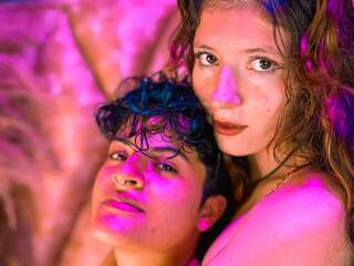 Erotischer Video -Chat MiaAndAlex