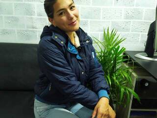 Erotischer Video -Chat emili-mac