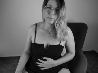 Erotischer Video -Chat Emy-Lana