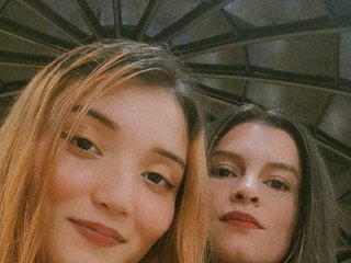 Erotischer Video -Chat Glossier-cherry