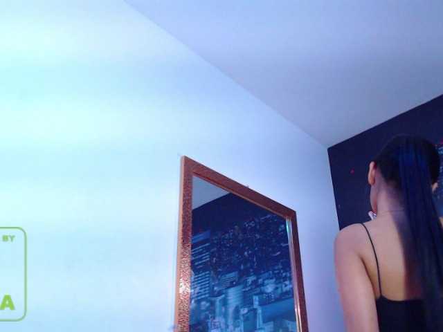 Fotos hailyscot hello welcome to my living room #IamColombian #21years #brunette #longhair #naturalbody #single #height1.58 my god # blackeyes #smalltits