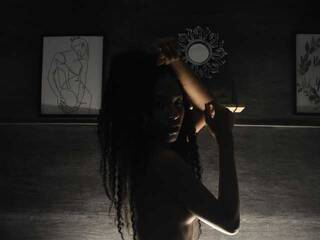 Erotischer Video -Chat Hilary-9