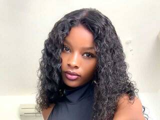 Erotischer Video -Chat Hornylilbirdie