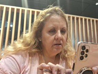 Erotischer Video -Chat HOTBABYSUCKS1