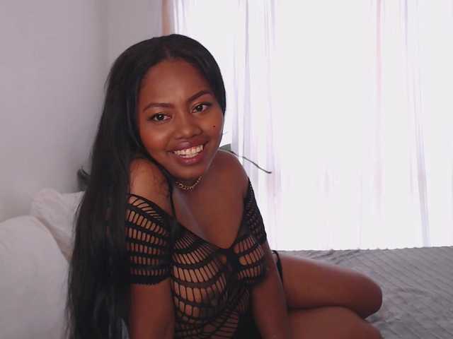 Fotos mulatta777 "❤️Hello, honey! I am mulatto❤️ Lovense and Domi is Active! My pleasure is in your hands❤️Private is Open!❤️#ebony#bigass#bitches drip back