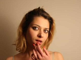 Erotischer Video -Chat IzzyBell18