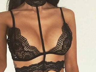 Erotischer Video -Chat Jaklina