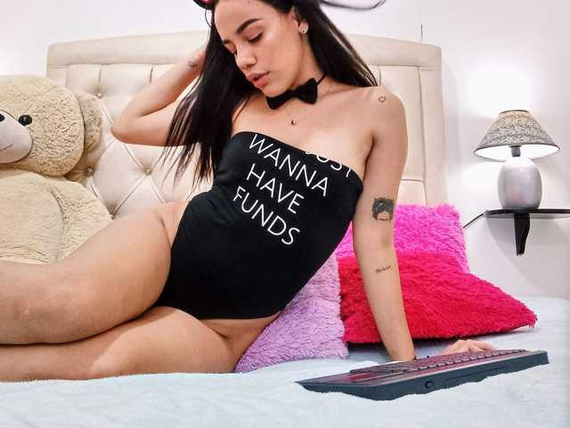 Erotischer Video-Chat KamilaJoyce23