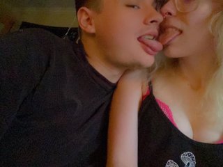 Erotischer Video -Chat kinkycouple420