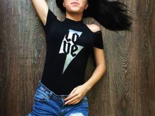 Erotischer Video -Chat KiraCosmos