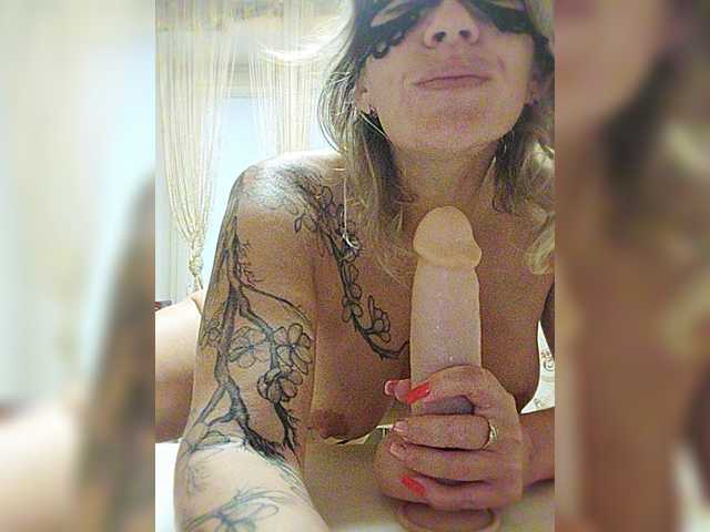 Fotos Ladybabochka We collect tokens on the show _sex with dildo in pussy in a general chat @total It remains to collect @remain Babochka_i_am insta.