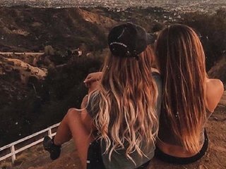 Erotischer Video -Chat LesbianTasty1