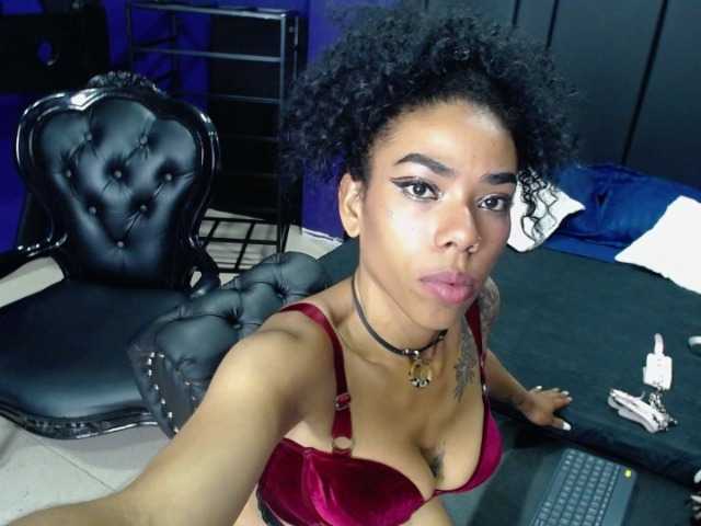 Fotos Lesly-Queen im a girl BDSM and i can complace u come on