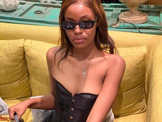 Erotischer Video -Chat Lillie-03