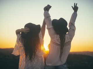 Erotischer Video -Chat LoNikTwins