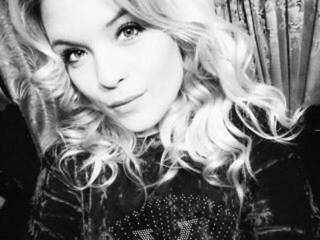 Erotischer Video -Chat LoraineKitten