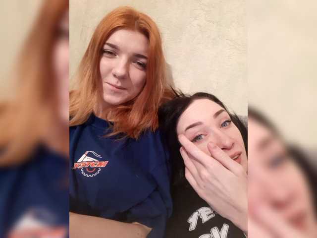 Fotos LoucyDina hello, we are a bi couple) Anastasia is a brunette and Dina is dark, we love hot hugs)) support us with a subscription and hearts) will help us finish?) 1000 talk show with oil)