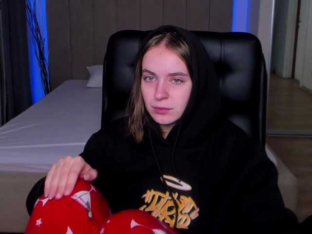 Fotos MaddyMuti GOAL500 TOKENS AND I MADE CUM SHOW