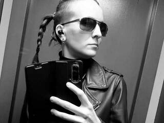 Erotischer Video -Chat Magretta_Dering