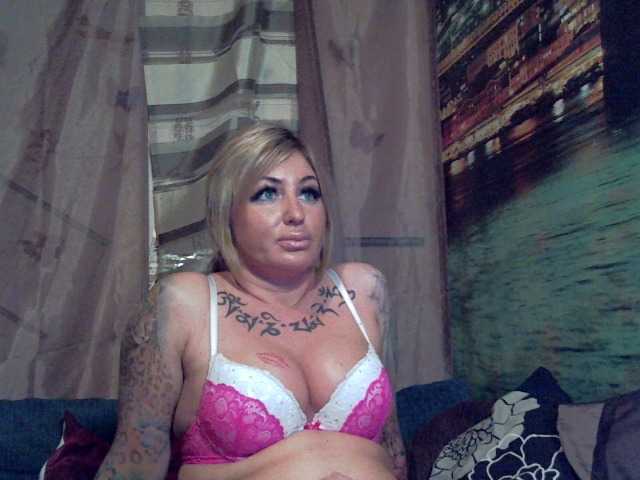Fotos MailyHurt hi ,guys! my name is Mia ! welcome group and prv chat! hot show free chat after goal!