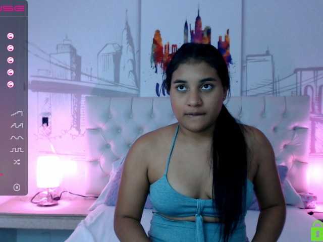 Fotos melannyklein Let's play and have fun on my room