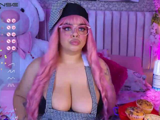 Fotos Miah-Joness1 ♥Super Sweet Cake lick and Smash ♥ honey let's lick your cake for every 50 tkns ♥ Smash Sweet Cake for 250 tkns ♥ @total @sofar @remain