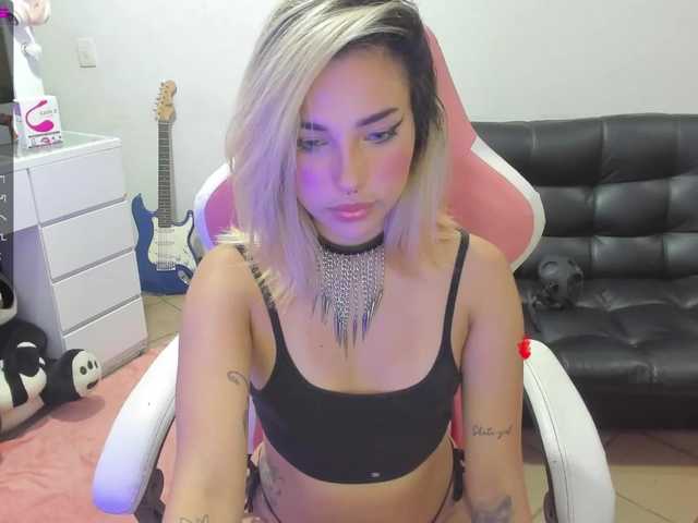 Fotos MichelleLarso Hi! Welcome to Michellelarsson_'s room. Can you help me relax? :р ♥ Butt plug and vibro sh➊w! ♥ Lush on! ♥ Multi-Goal : #cum #smalltits #squirt #lovense #anal #cum