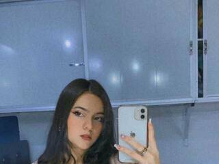 Erotischer Video -Chat Nahiara-Evans