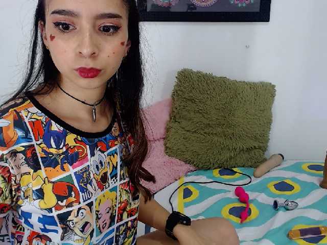 Fotos natural_mia Hey!!! GOODMORNING ... My pussy need vibes for ride my bigtoy/pvt OPEN #lovense #lush on. #teen #young #latina #anal