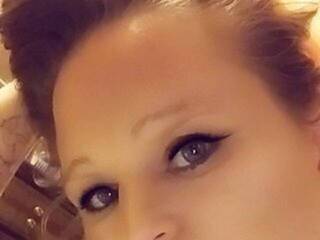 Erotischer Video -Chat NaughtiNavi